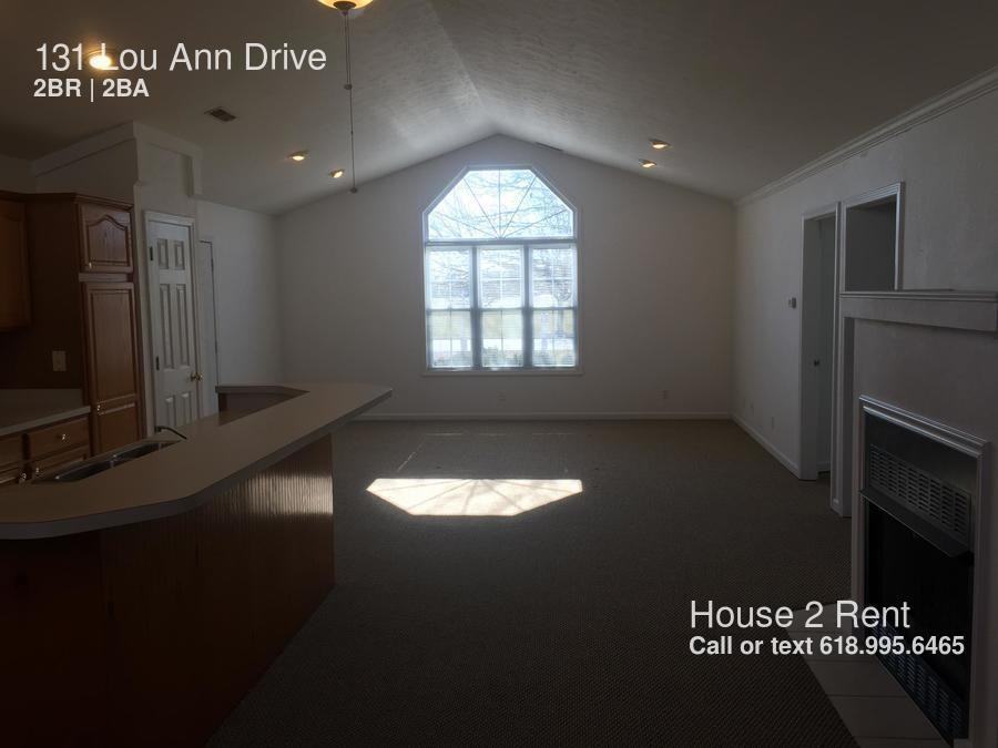 131 Lou Ann Dr - Photo 3 of 10