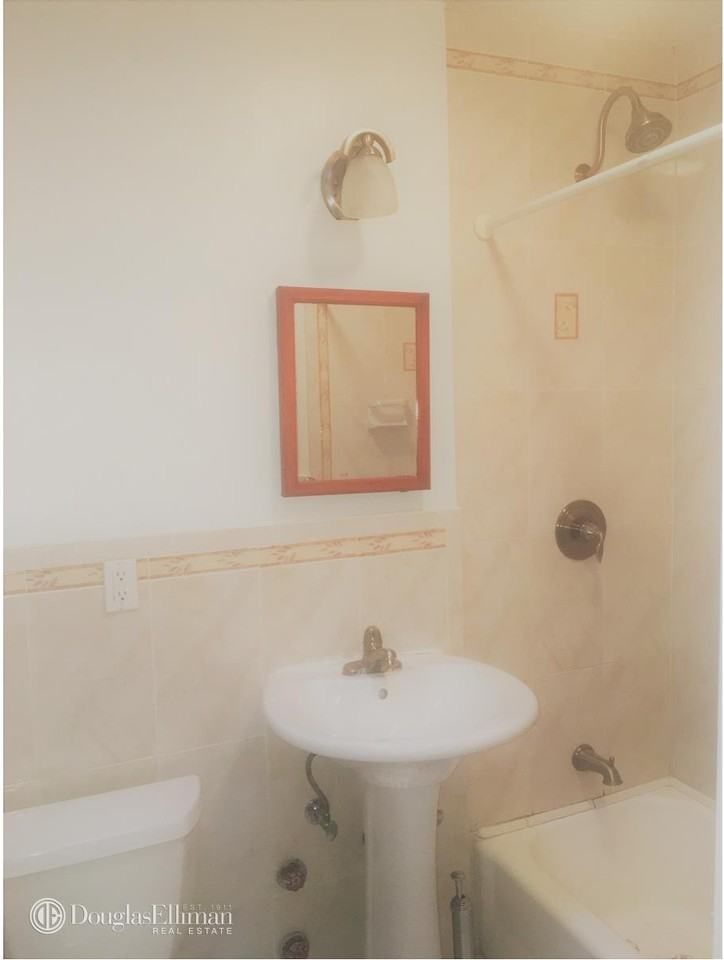 4048 Harper Ave #3 - Photo 2 of 5