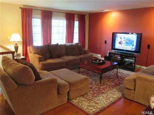 11 Lilac Ct - Photo 3 of 28