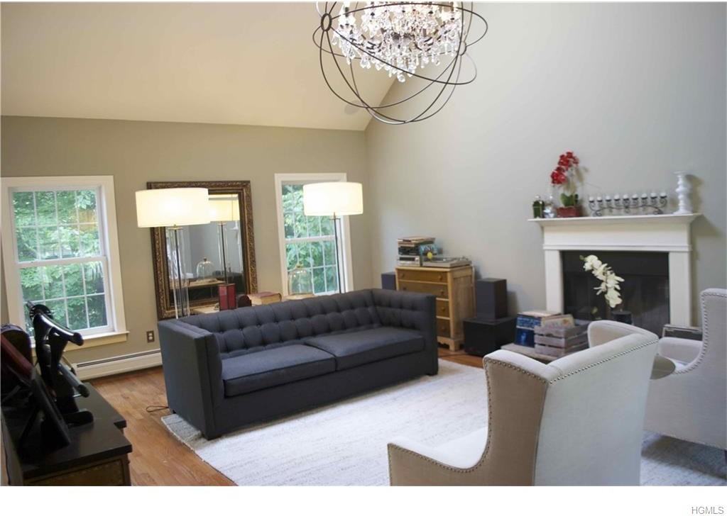 8 Ciresa Ct - Photo 3 of 20