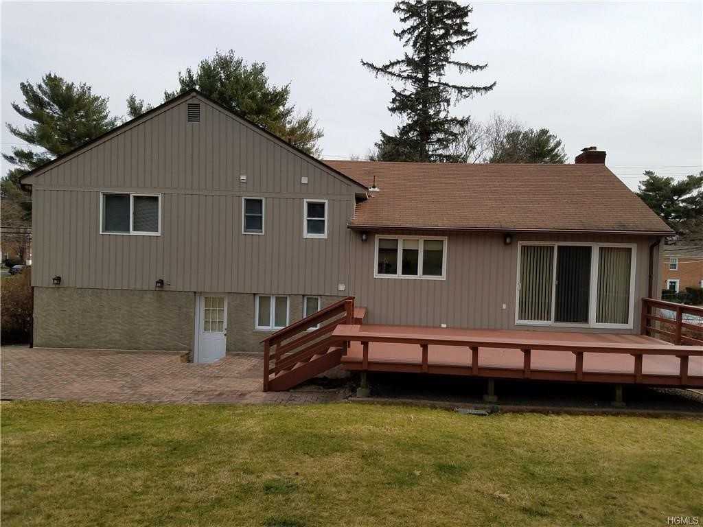 185 Pinewood Rd - Photo 2 of 13