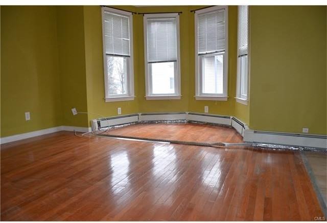 31 Bayview Ave - Photo 2 of 15