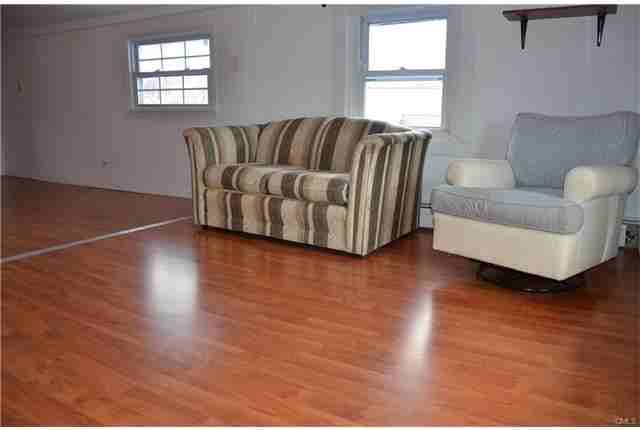 31 Bayview Ave - Photo 3 of 15