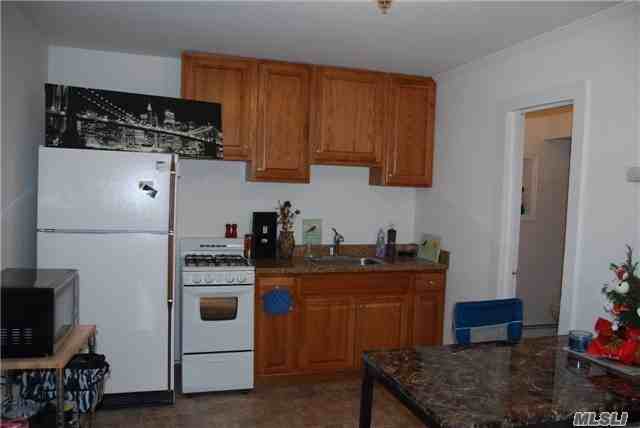 108 Arlington Rd - Photo 2 of 5