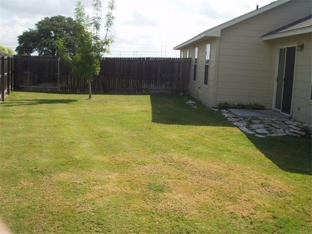 1027 Janae Ct - Photo 2 of 10