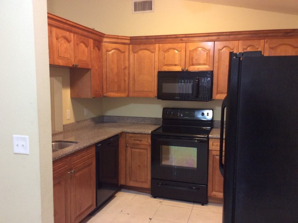 10512 Parkcrest Dr - Photo 3 of 13