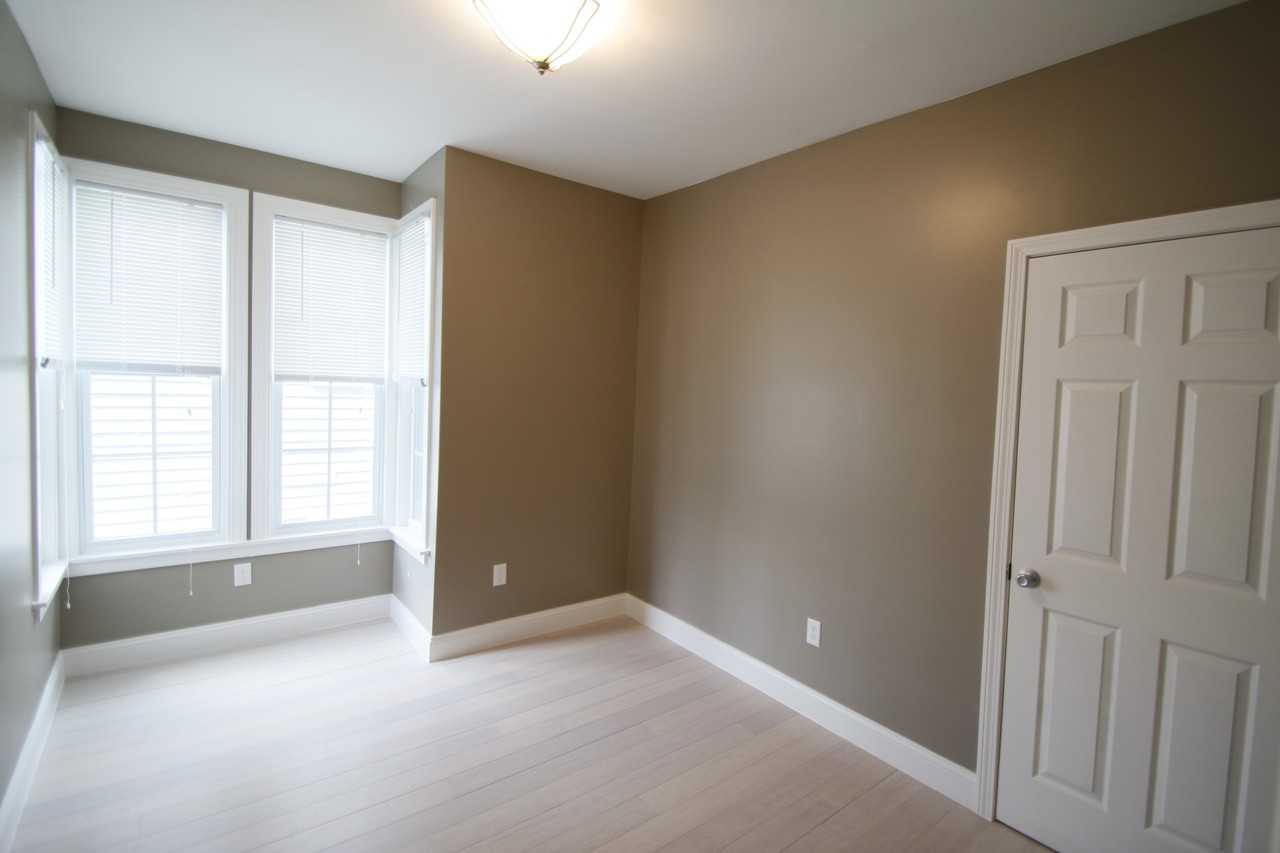 19 America Street #4 - Photo 3 of 5