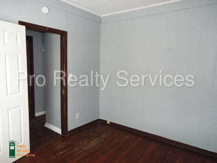 4021 Colfax Ave N - Photo 2 of 10