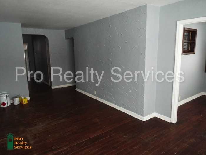 4021 Colfax Ave N - Photo 3 of 10