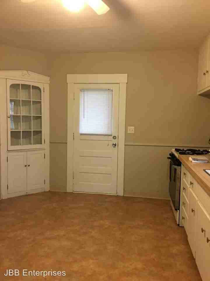 1020 18th Ave - Photo 2 of 5