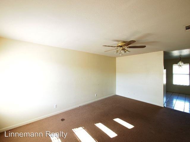 1005 Circle M - Photo 3 of 8