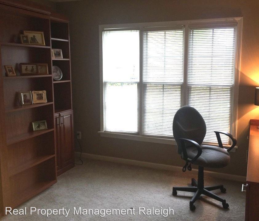 110 Palmer Meadow Ct - Photo 3 of 15