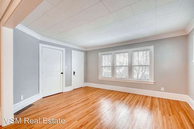 328 4th Ave S - Photo 3 of 13