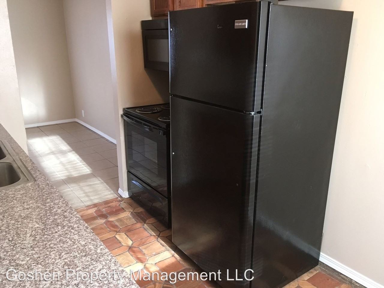 4504 Cedardale Ave - Photo 3 of 8