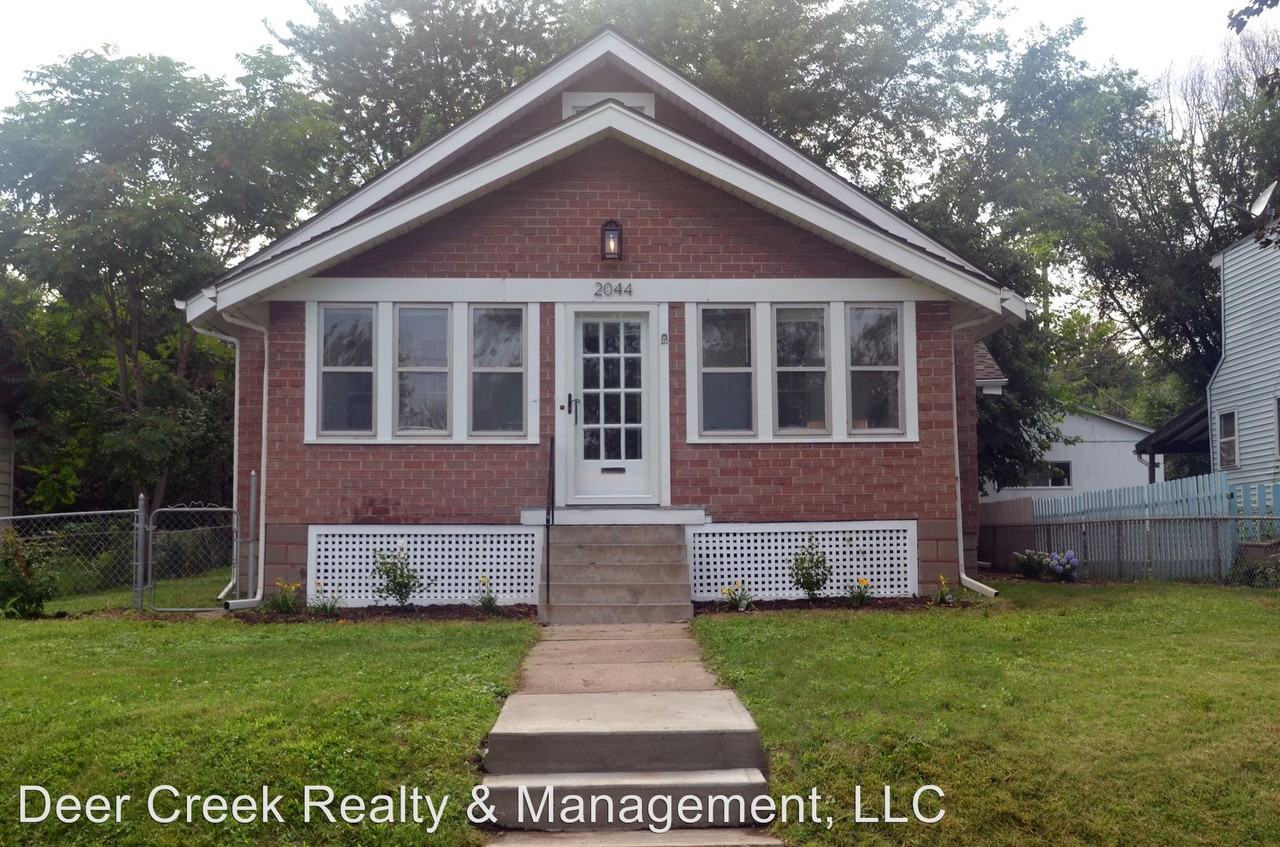 2044 N 48th Ave - Photo 2 of 16