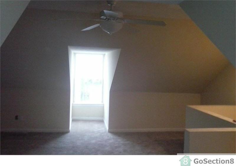 412 4th St - Photo 3 of 7