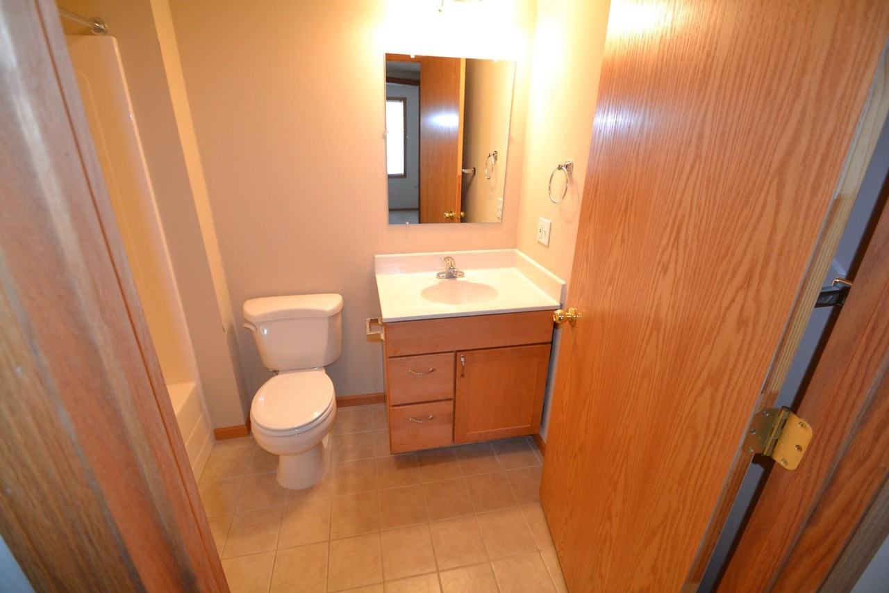 1311 Creekside Dr - Photo 3 of 10