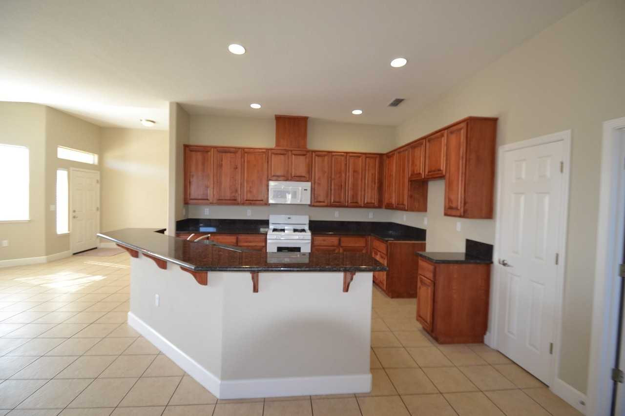 6620 Sunview Way - Photo 3 of 10