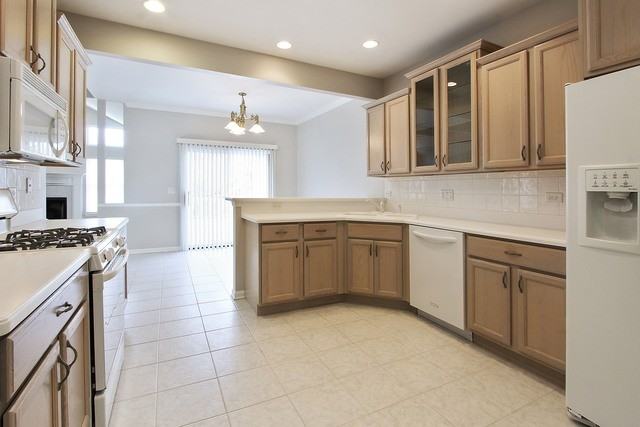 701 Juniper Ln - Photo 3 of 25