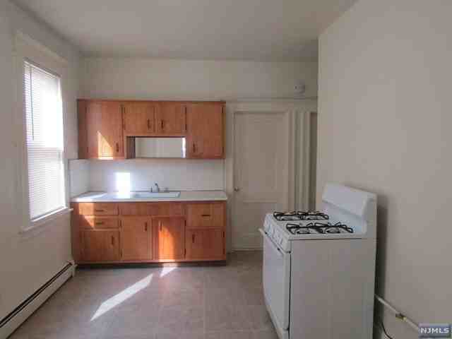 30 Van Riper Ave #1stFL - Photo 3 of 10