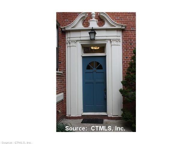 496 Whitney Ave - Photo 2 of 18