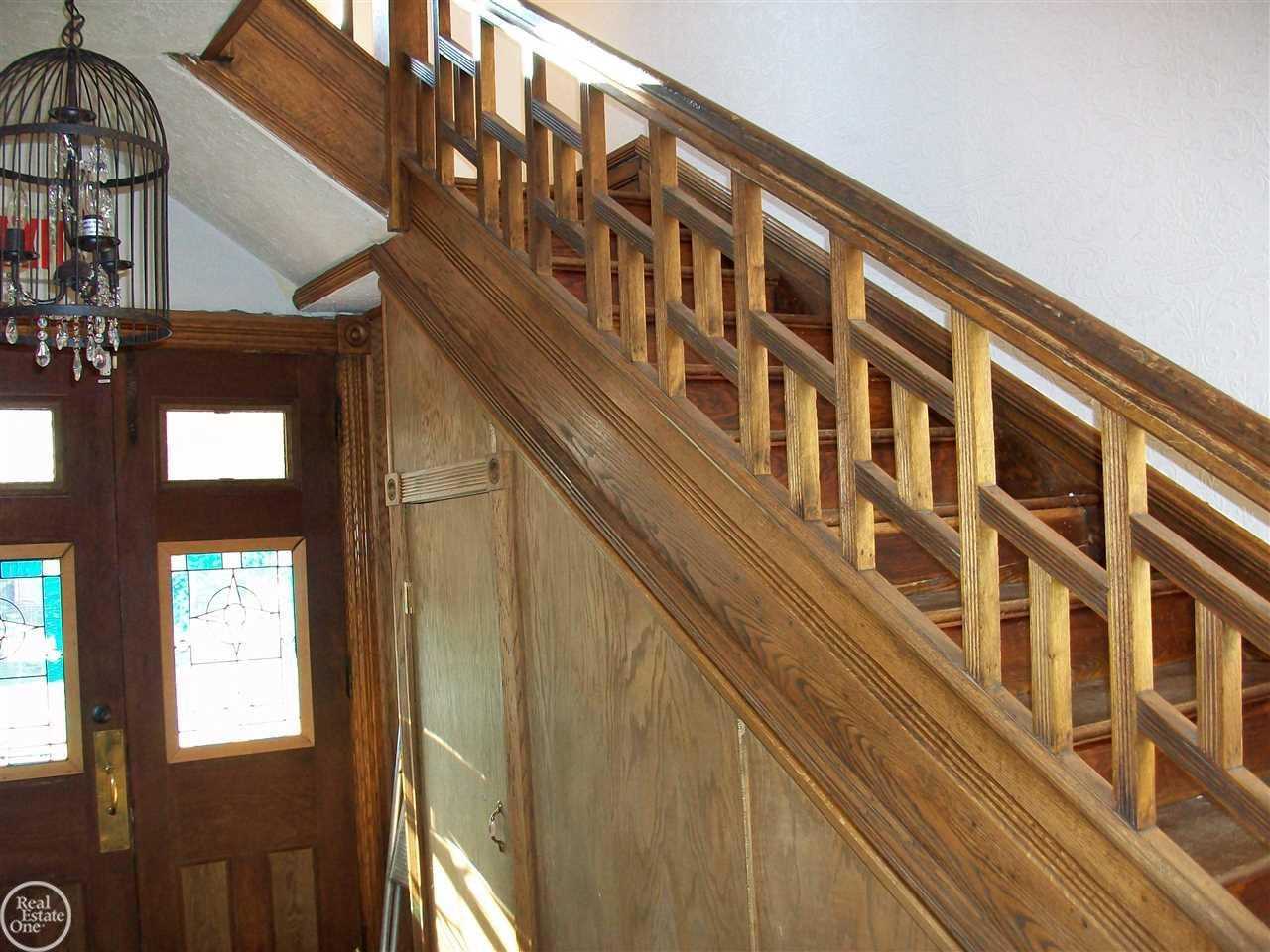 246 N Main St - Photo 3 of 19