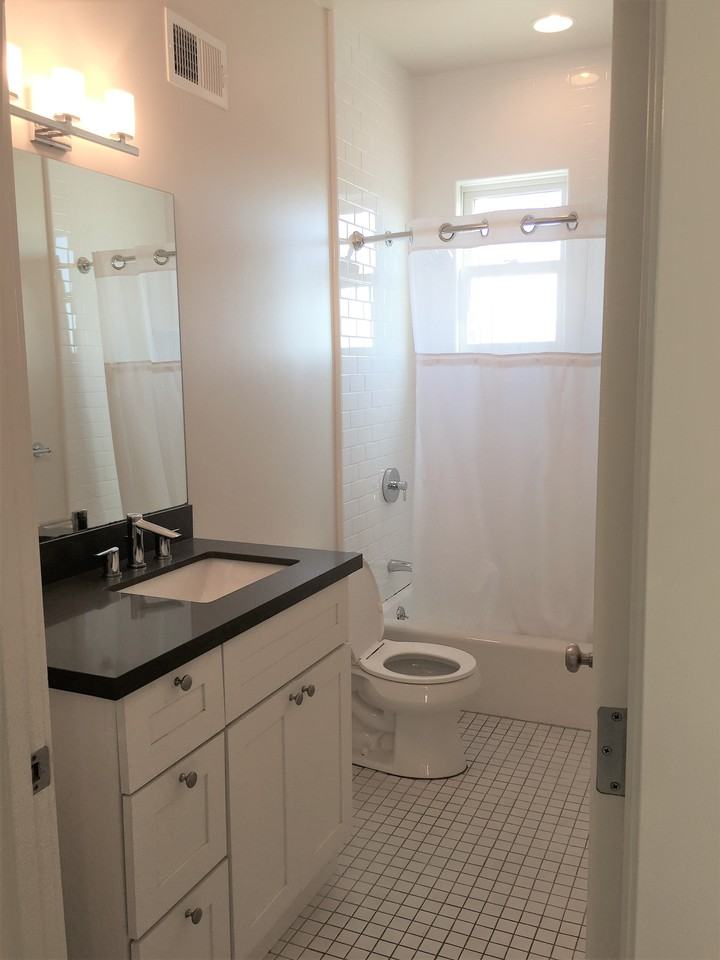 230 11th Street #PH2 - Photo 5 of 11