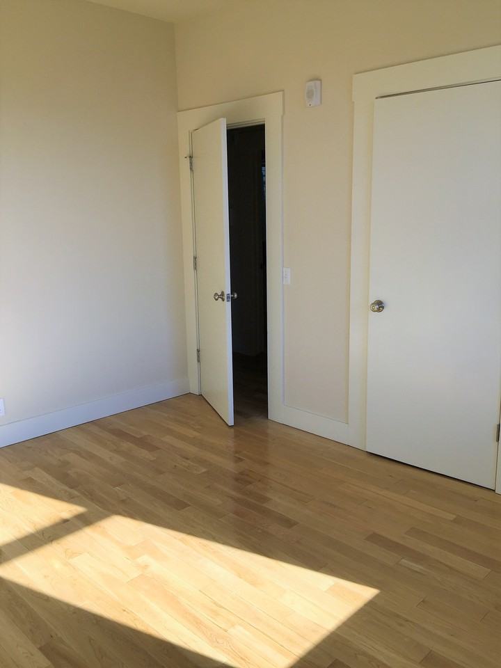 230 11th Street #PH2 - Photo 4 of 11