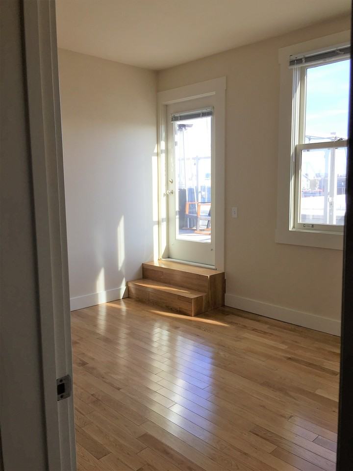 230 11th Street #PH2 - Photo 3 of 11