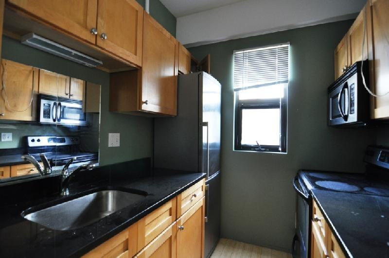 12 Stoneholm Street #602