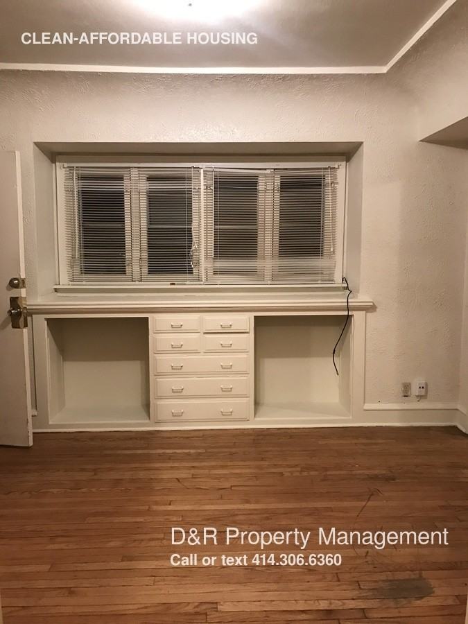 2477 N 6th St - Photo 3 of 9