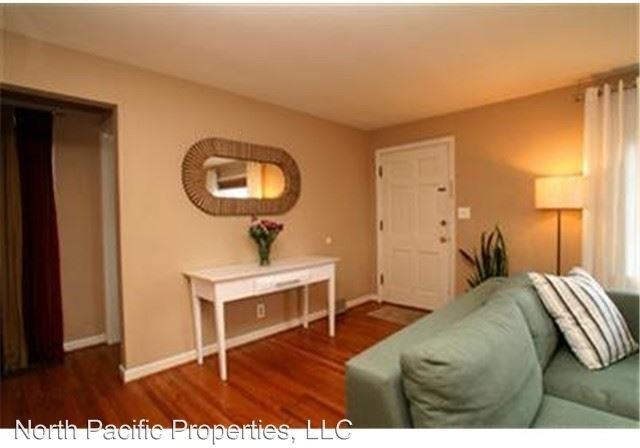 3221 SW Kenyon St - Photo 2 of 14