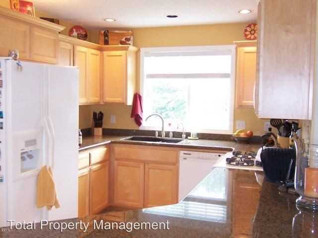 4011 Evergreen Ave - Photo 3 of 5