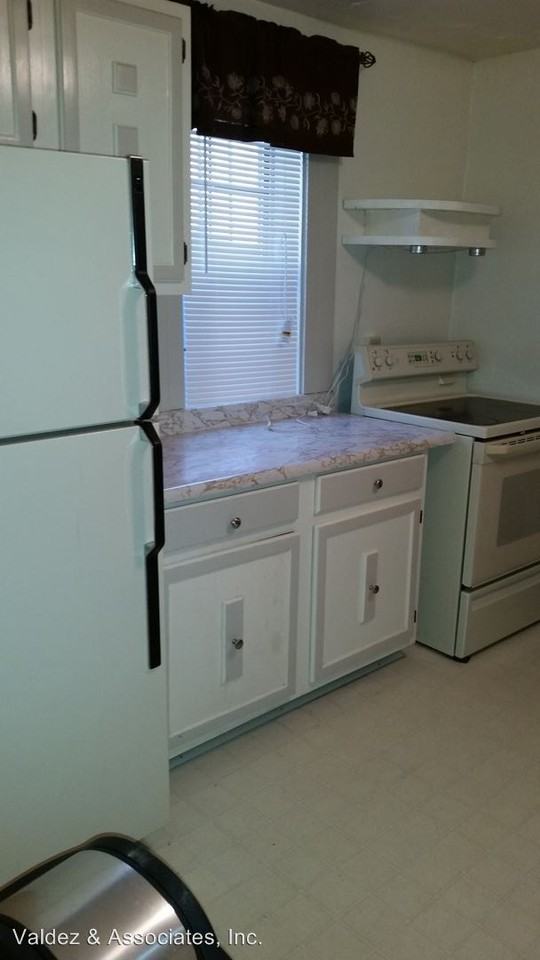 137 Romero St - Photo 3 of 10