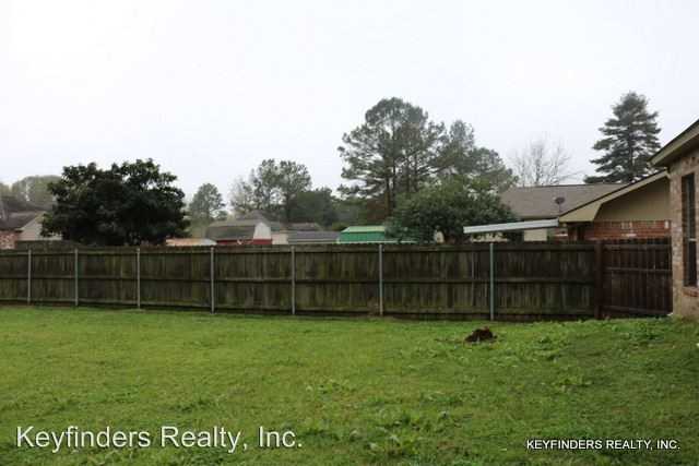 10136 Santa Monica Ave - Photo 2 of 14