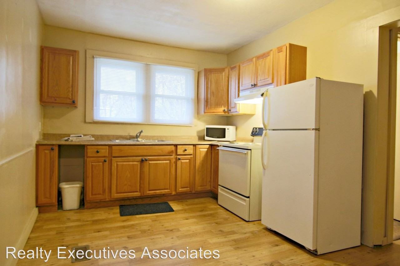 1623 Maryland Ave - Photo 3 of 5