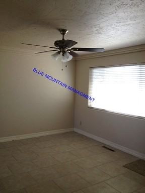 1305 Hartford St - Photo 2 of 10