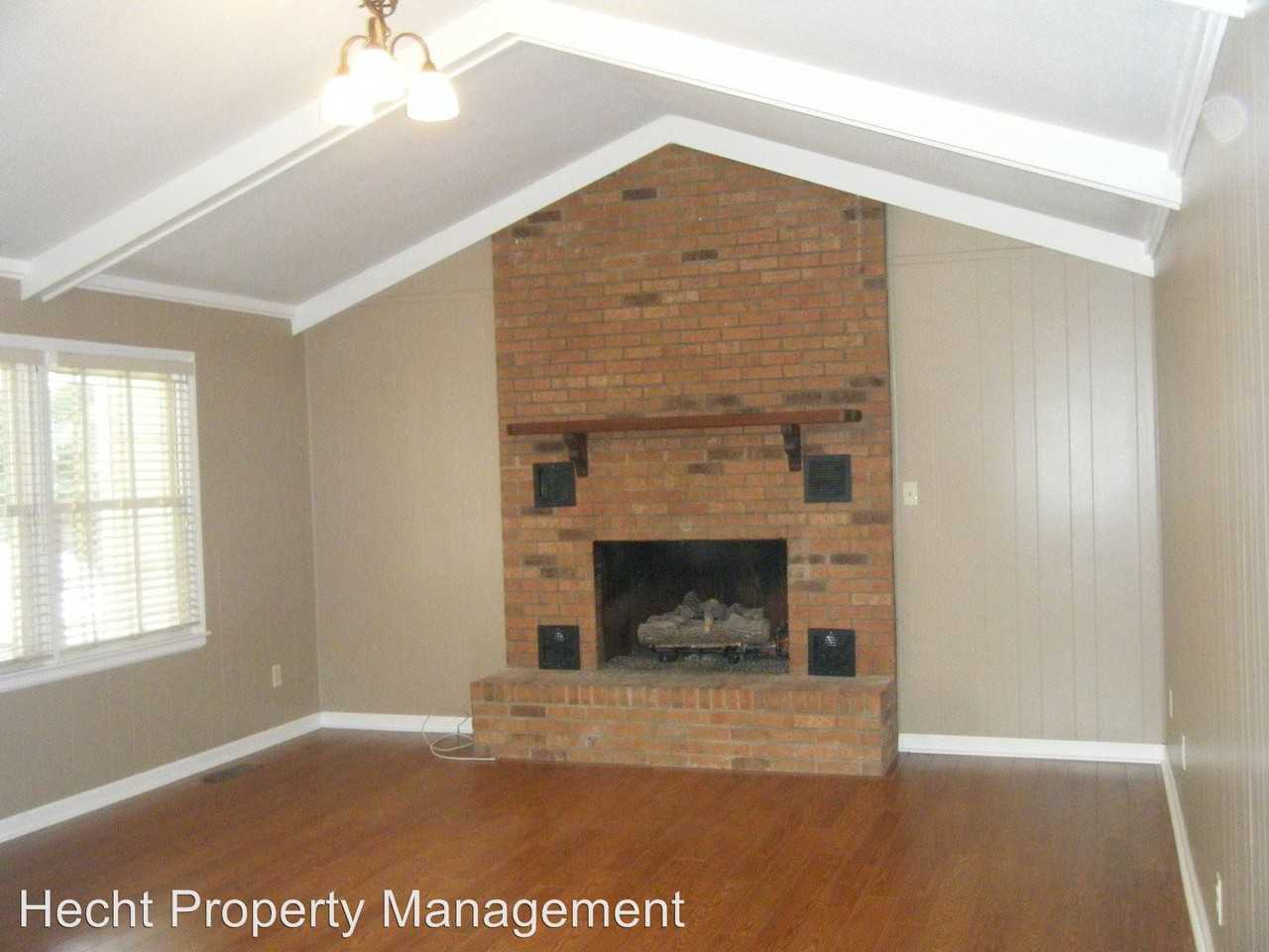 2089 Rock Springs Cir - Photo 2 of 15