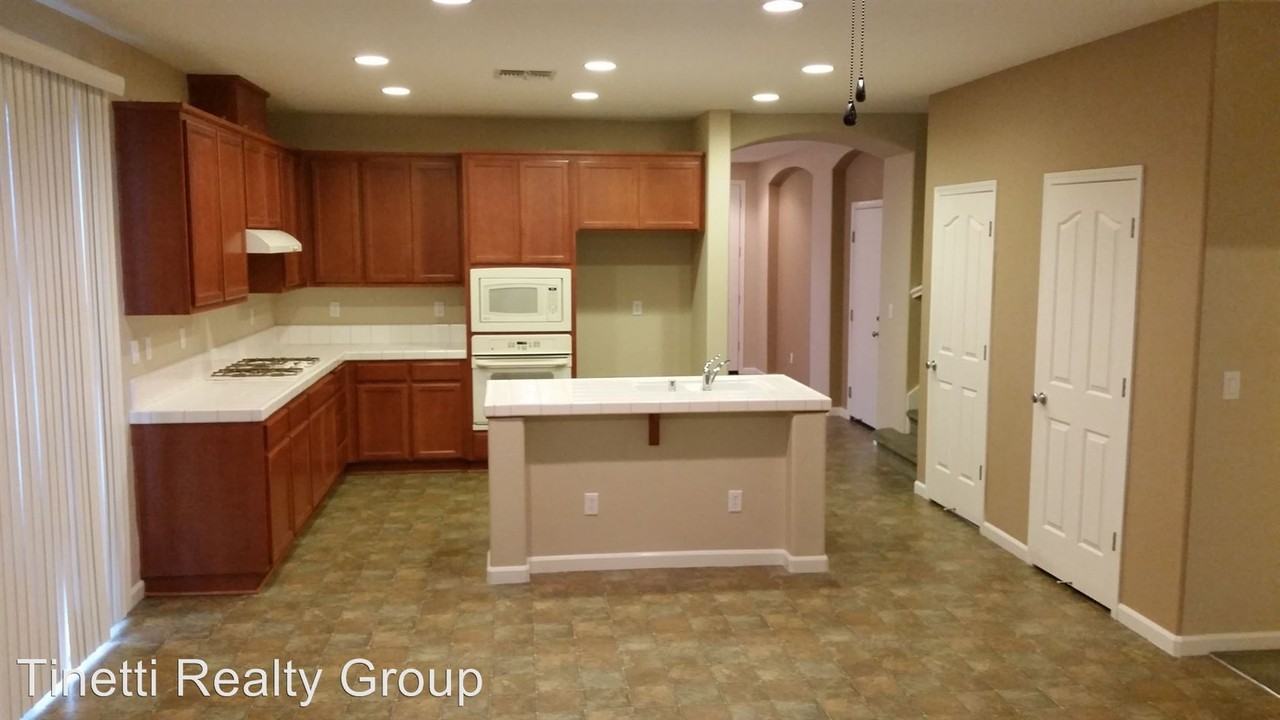 6736 Bruins Ct - Photo 2 of 3
