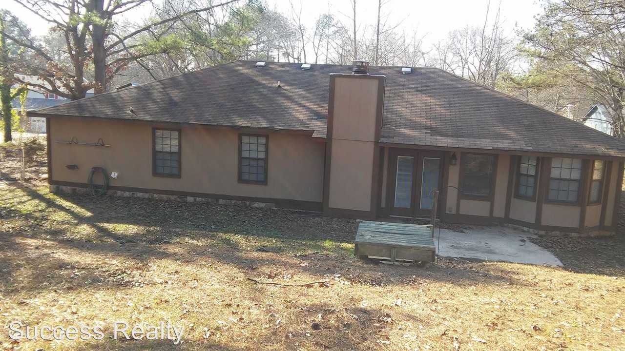 110 Willow Glen - Photo 3 of 19