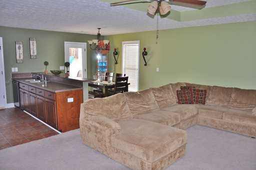 175 Lee Rd 2191 - Photo 3 of 27