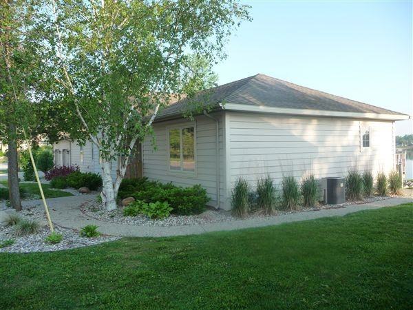 132 W Brown St - Photo 2 of 4