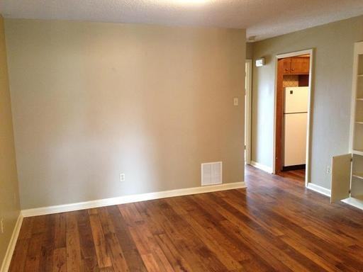 4550 Queen Elizabeth Ct - Photo 3 of 11