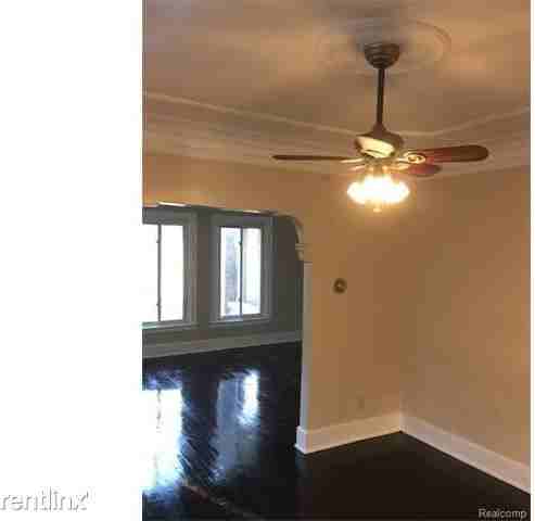 16211 Fairfield St - Photo 3 of 5