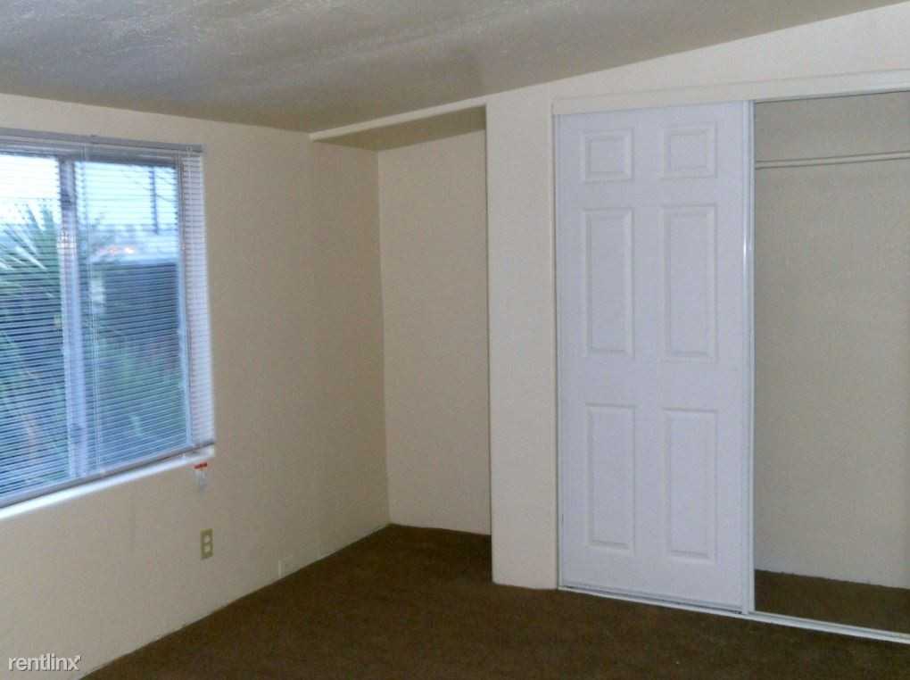 414 W Acacia Ave - Photo 3 of 10