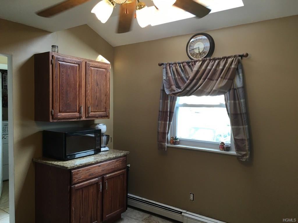 27-15 Franklin Pl - Photo 3 of 20