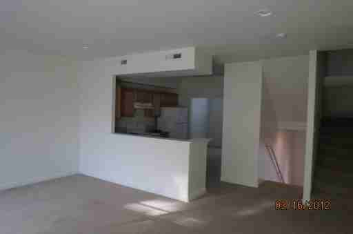 16980 NE Halsey St - Photo 3 of 10