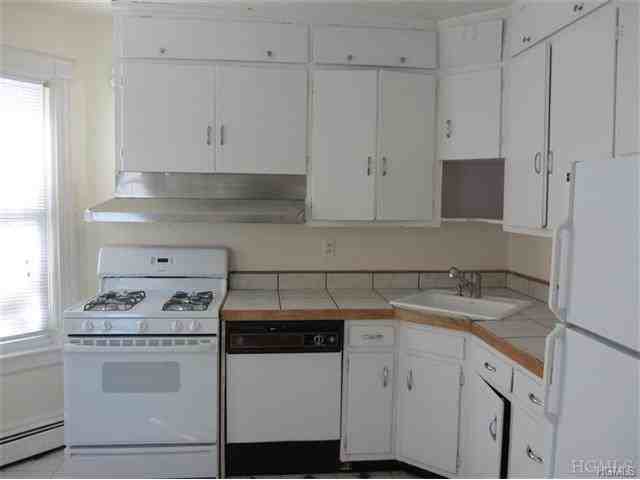 390 Bedford Rd - Photo 3 of 6