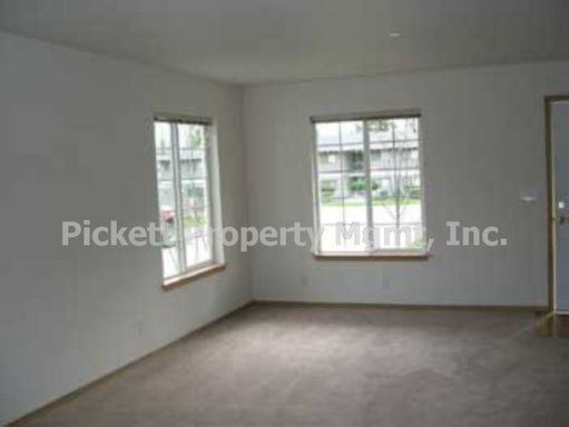 680 Park Ave - Photo 2 of 6