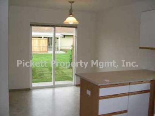 680 Park Ave - Photo 3 of 6